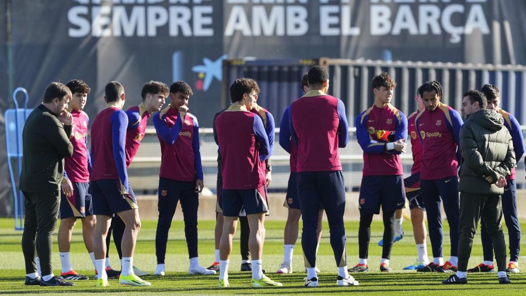 El FC Barcelona, durante una sesión de entrenamiento en la Ciutat Esportiva