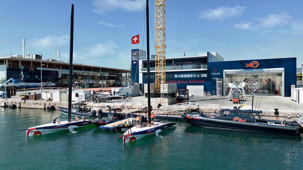 Imagen de la base del Alinghi Red Bull, el 'challenger' suizo de la Copa América