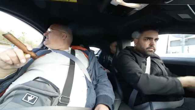 El Dandy de Barcelona junto a Mowlihawk en el momento en que han sido multados