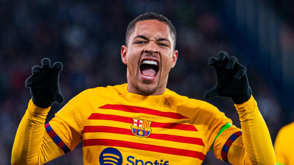 Vitor Roque ruge como un tigre tras marcar gol contra el Deportivo Alavés