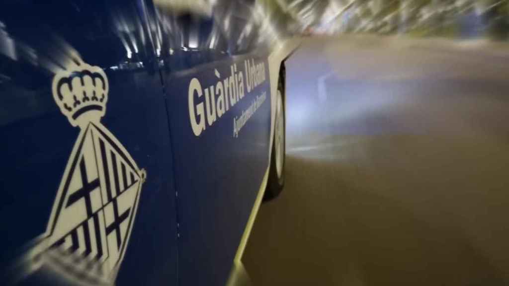 Imagen archivo de un coche patrulla de la Guardia Urbana
