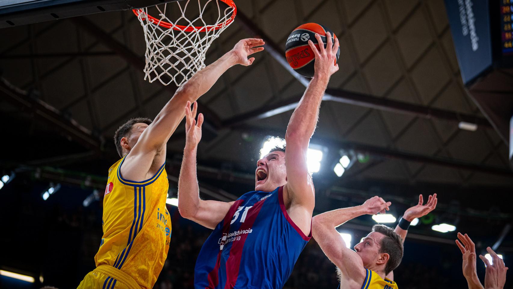 La espectacular canasta de Rokas Jokubaitis ante el Alba Berlín