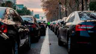 Vehículos VTC durante una concentración en Barcelona