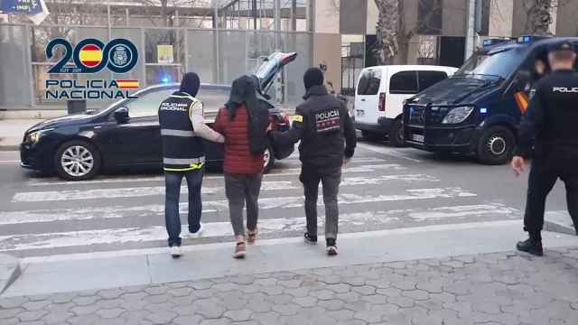 Imagen de la detención del hombre acusado de difundir contenido yihadista