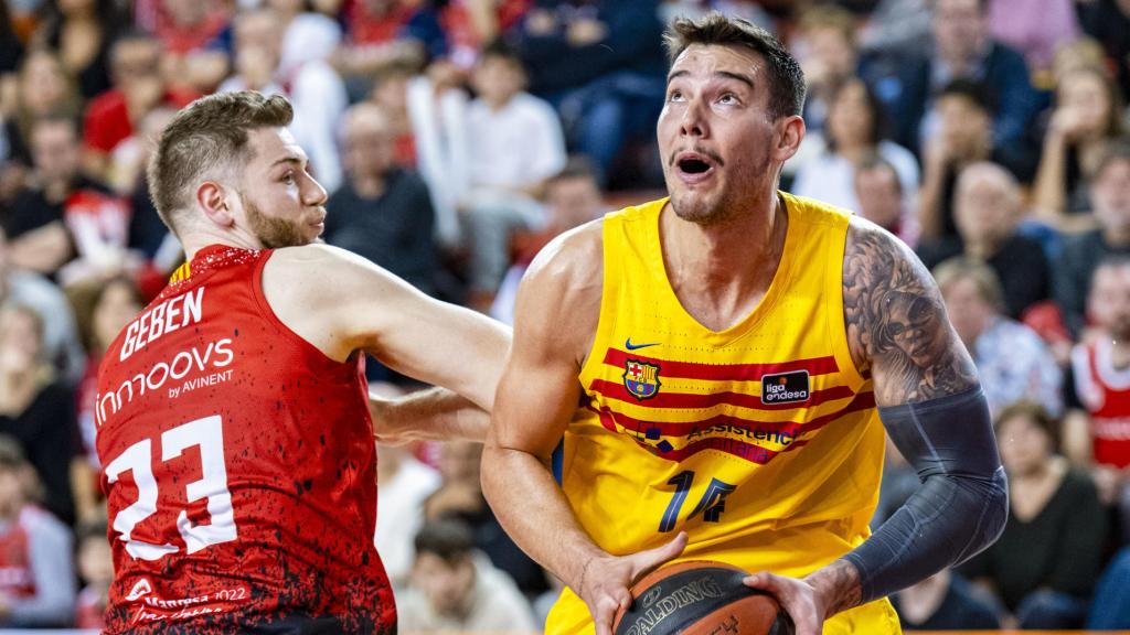 Willy Hernangómez se posiciona para lanzar bajo canasta contra el Baxi Manresa