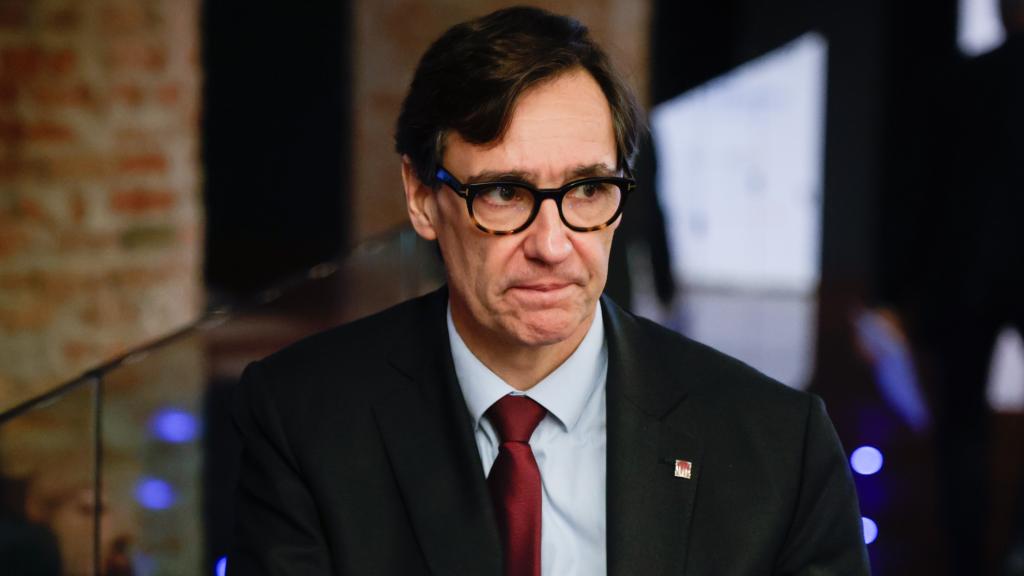 El primer secretario del PSC, Salvador Illa, durante la inauguración del XII Simposio Empresarial, en La Pedrera, a 5 de febrero de 2024, en Barcelona