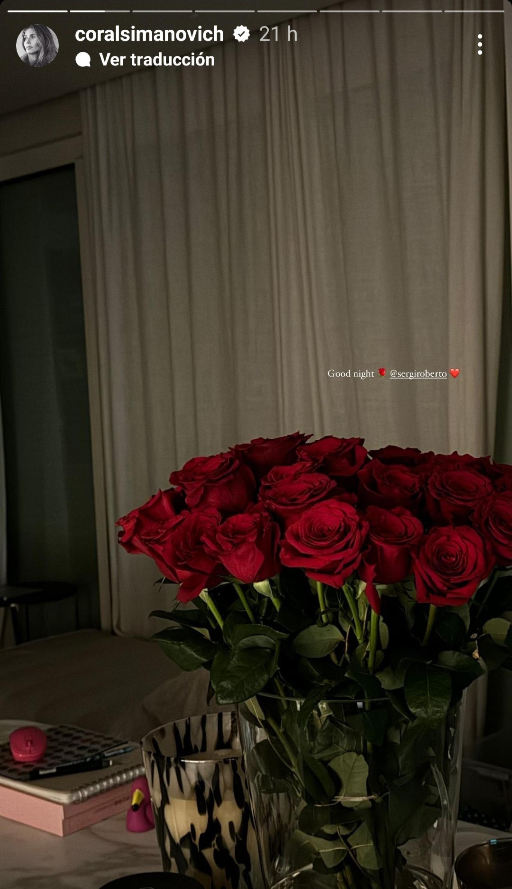 Coral Simanovich presume de las rosas que le regaló Sergi Roberto