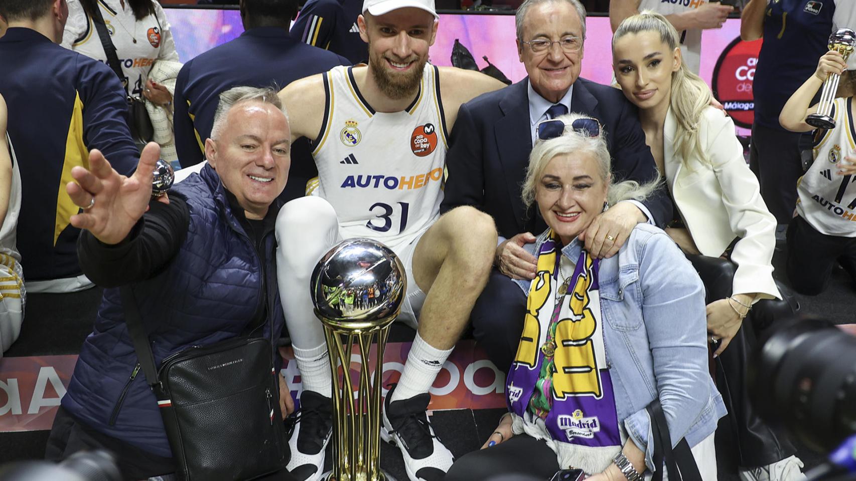 Florentino Pérez celebra la Copa del Rey ganada por el Real Madrid