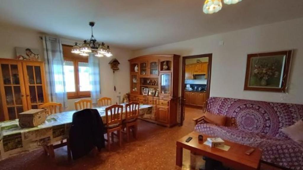 Comedor de la casa en Maçanet de la Selva