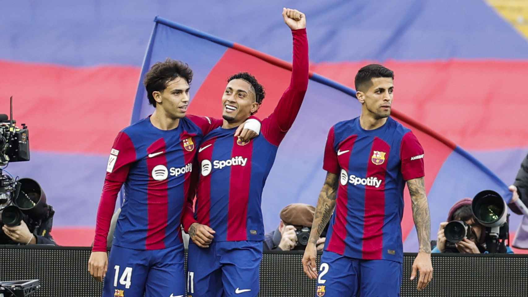 Joao Félix, Raphinha y Joao Cancelo festejan los goles contra el Getafe