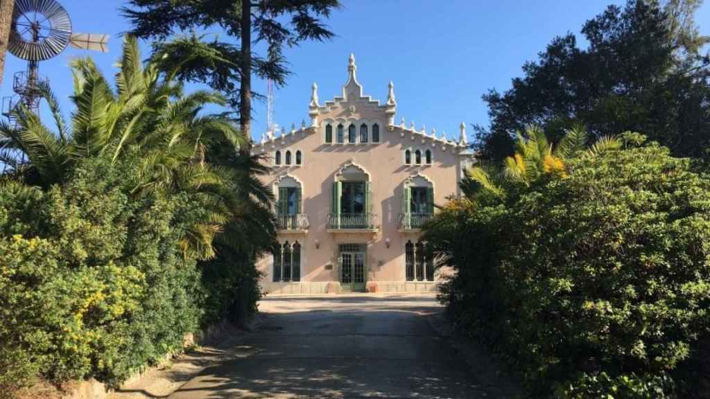 Can Ginestar, edifico ubicado en Sant Just Desvern