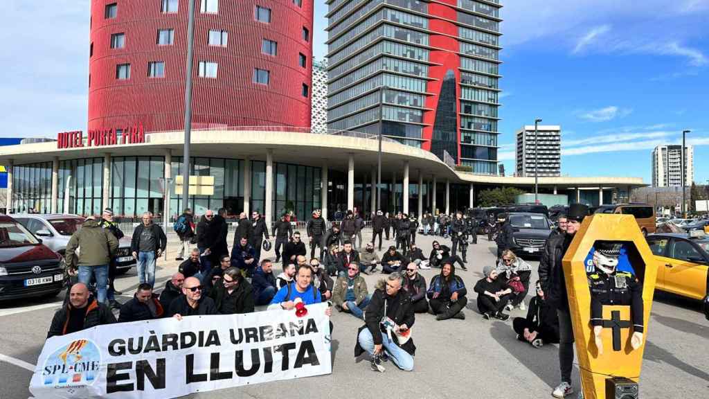 Manifestación de la Guardia Urbana de L'Hospitalet durante el Mobile en 2024