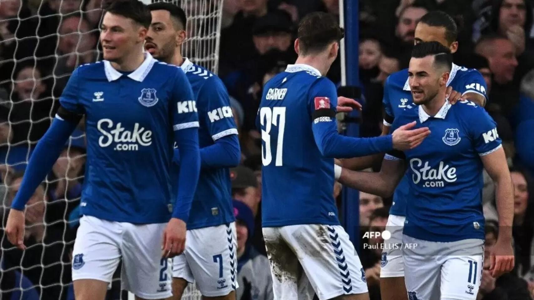 Los jugadores del Everton celebran un gol