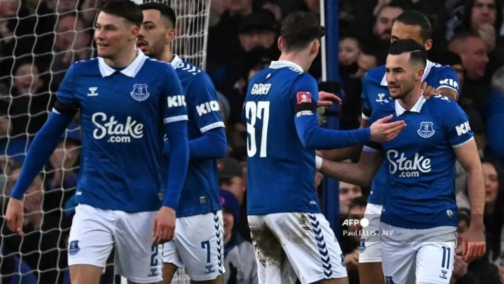 Los jugadores del Everton celebran un gol