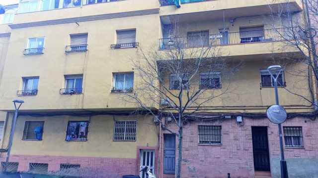 La finca de la calle Pirineus desalojada este miércoles en Santa Coloma