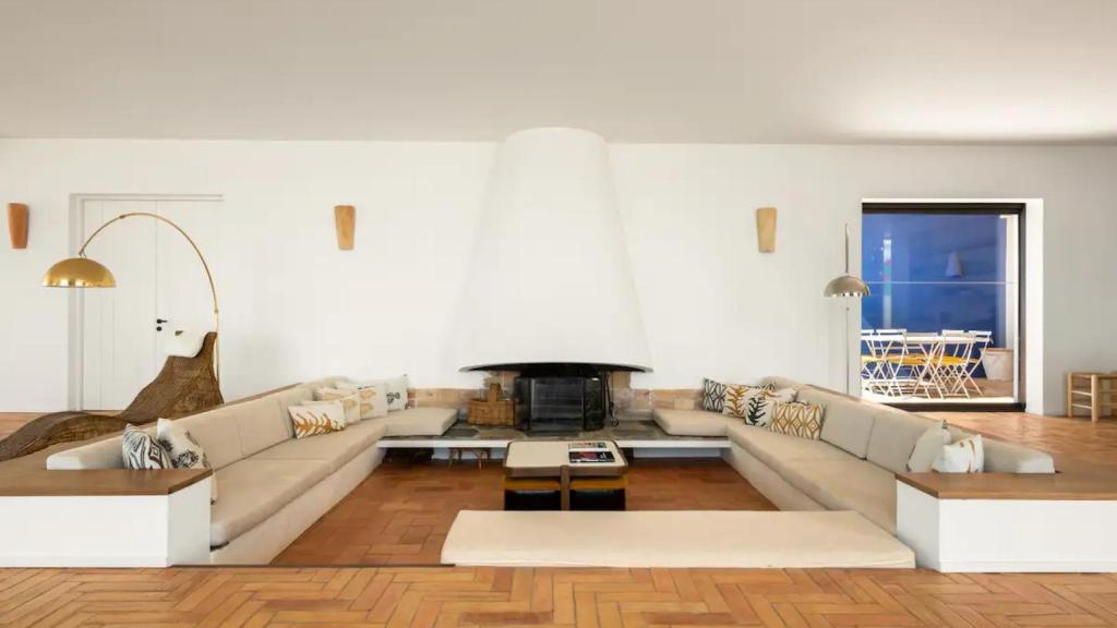 Comedor de la Casa del Capitán de Portlligat