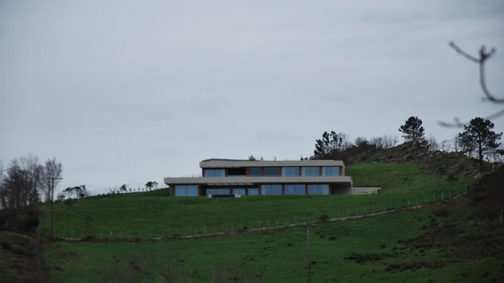 El chalet de Xabi Alonso, ubicado al inicio del paraje de Txalín.