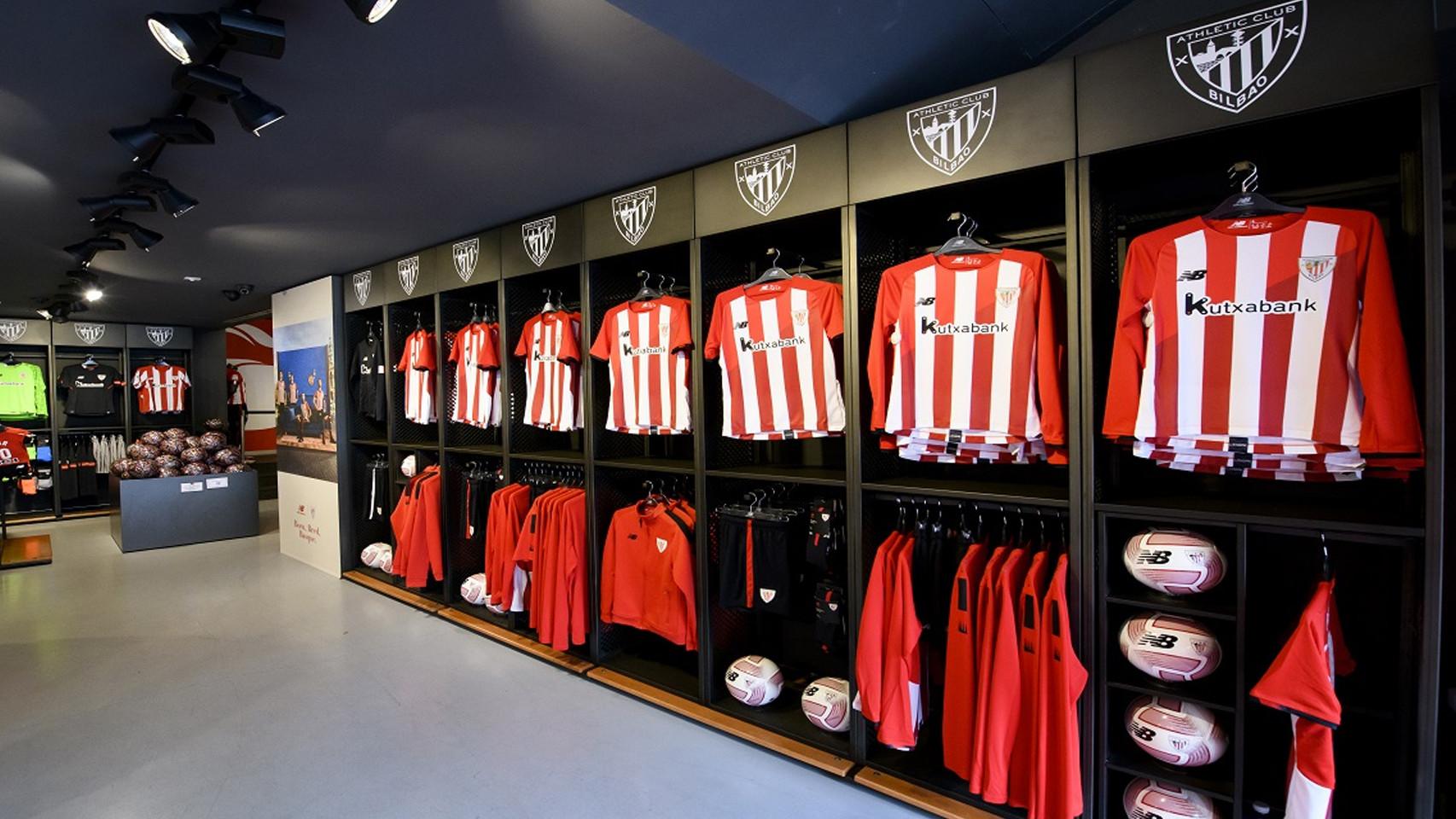 La tienda oficial del Athletic Club con sus camisetas del primer equipo