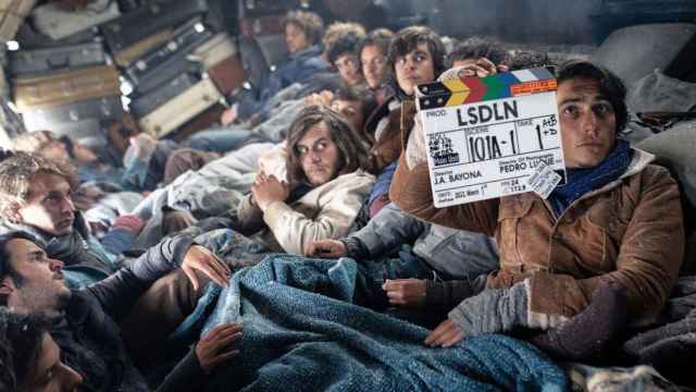 Una escena de la película La sociedad de la nieve