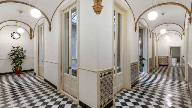 El edificio de Barcelona del S.XIX que fue una comisaría en la Guerra Civil y ahora es una tienda de joyas