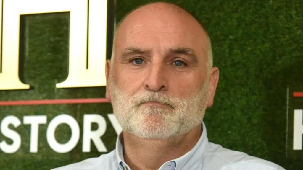 El truco que recomienda el chef José Andrés para hacer el mejor caldo: reconfortante y por menos de 1 euro