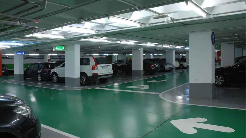 Interior d'un parking municipal