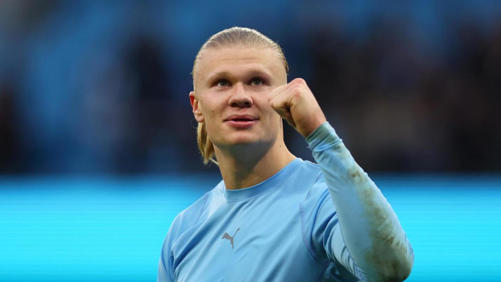 Haaland mira a las gradas tras una victoria del Manchester City