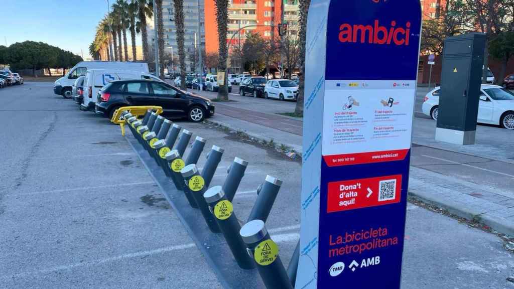 Una de les noves estacions de AMBici a L'Hospitalet de Llobregat