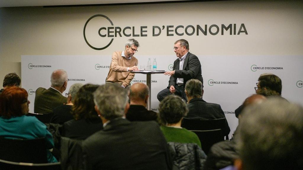 Los expertos en educación Lucas Gortazar y Xavier Bonal, en una conferencia en el Cercle d'Economia