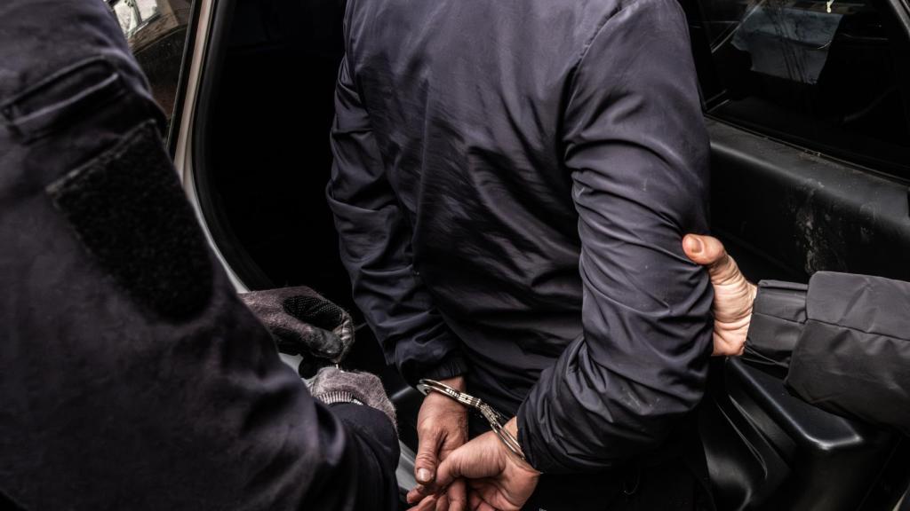 Una mañana con los “fura” de Barcelona, los Mossos de paisano que ‘peinan’ la ciudad en busca de multirreincidentes