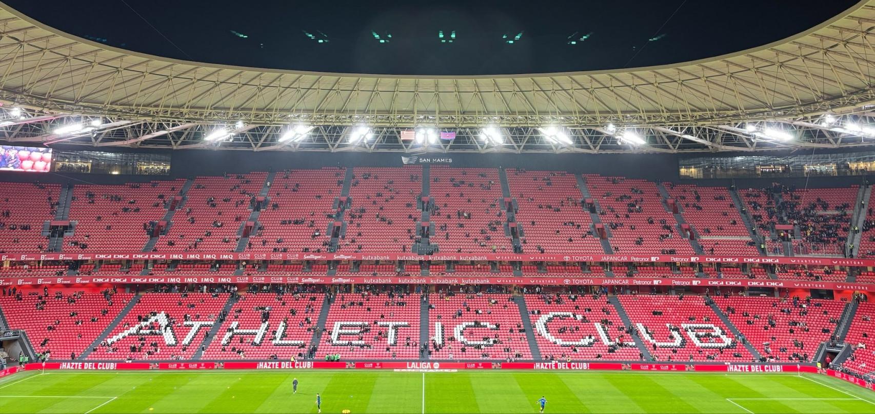 Imagen del nuevo San Mamés con una pequeña pantalla en la esquina izquierda