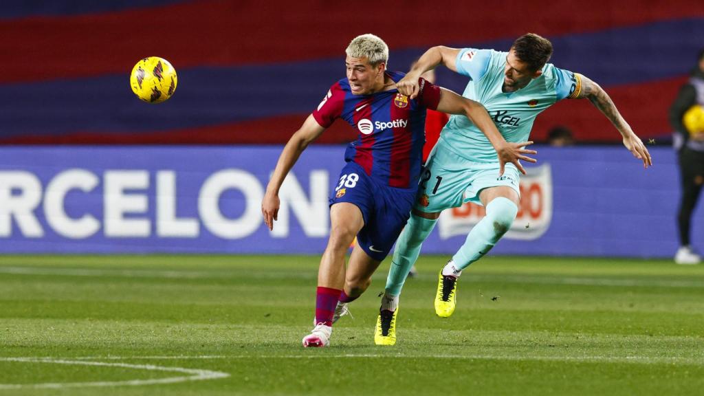 Marc Guiu en el partido contra el Mallorca de Liga