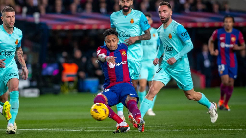 El zurdazo de Raphinha en la primera parte del partido contra el Mallorca