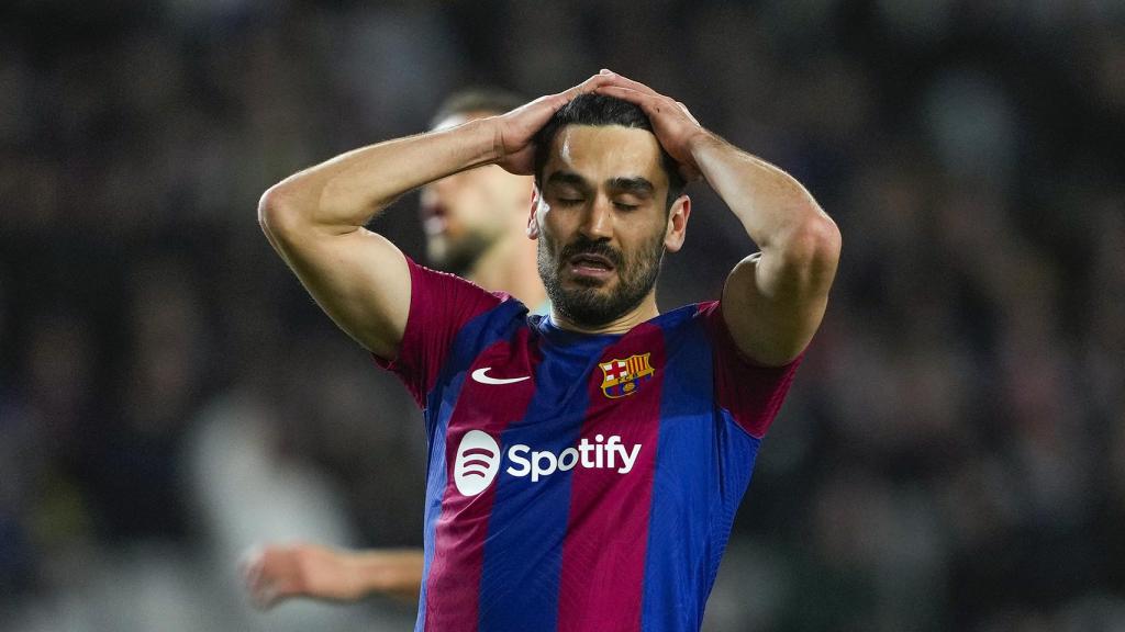 Gundogan se lleva las manos a la cabeza tras fallar una ocasión el Barça-Mallorca