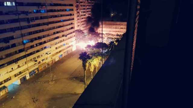 Queman contenedores en la mina