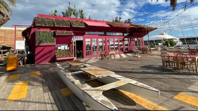 La icónica terraza del restaurante Red Fish de Barcelona