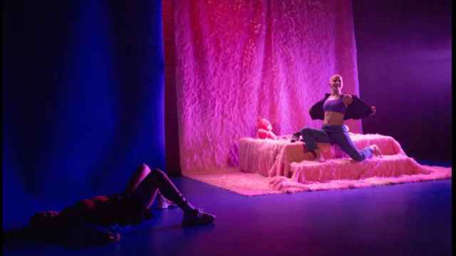 Las protagonistas de la obra ‘Jo porn, tu porno’ en escena