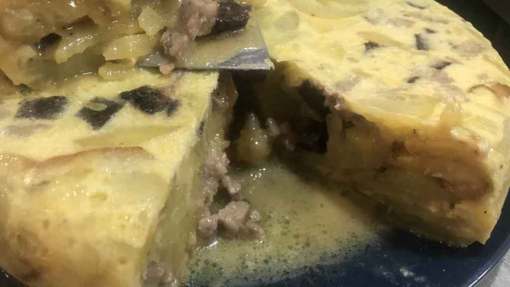 Tortilla de patata con bull negre del bar Nino