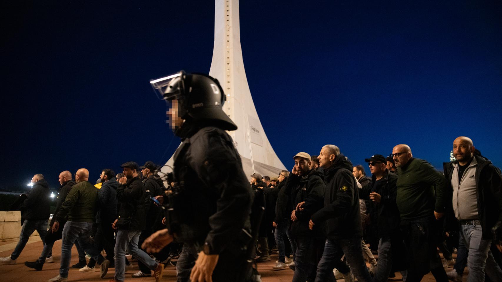 Crónica Global acompaña a los Mossos d'Esquadra durante el dispositivo de seguridad del Barça - Nápoles