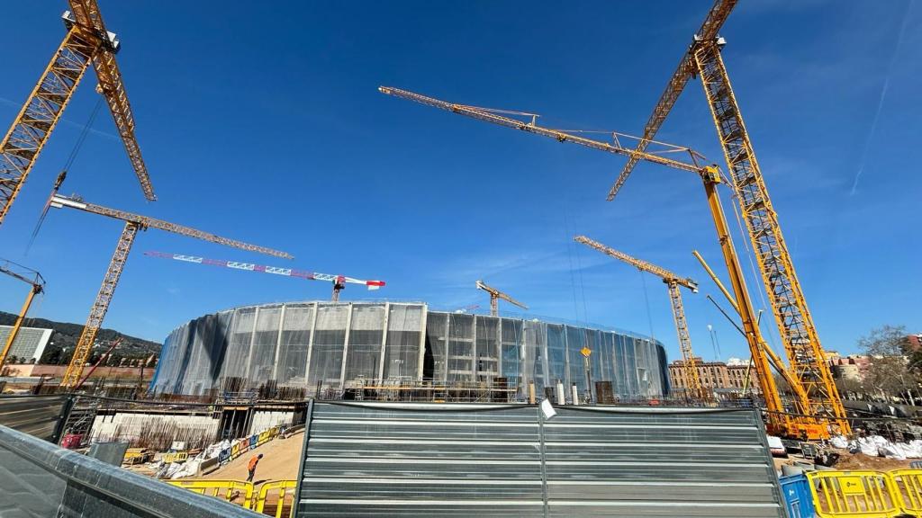 Las numerosas grúas que están presentes en las obras del nuevo Camp Nou