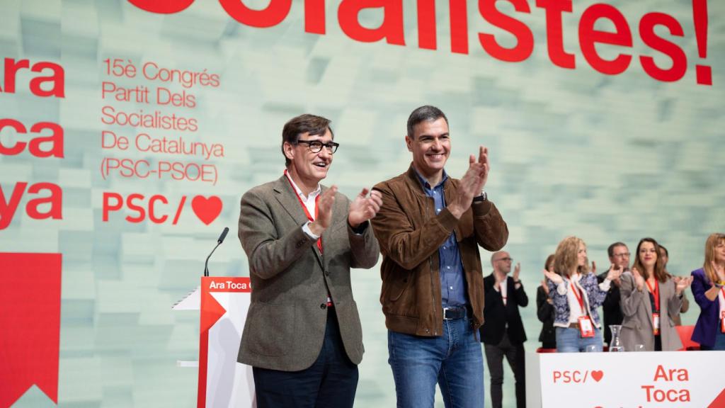 Salvador Illa y Pedro Sánchez, en la clausura del XV Congreso del PSC