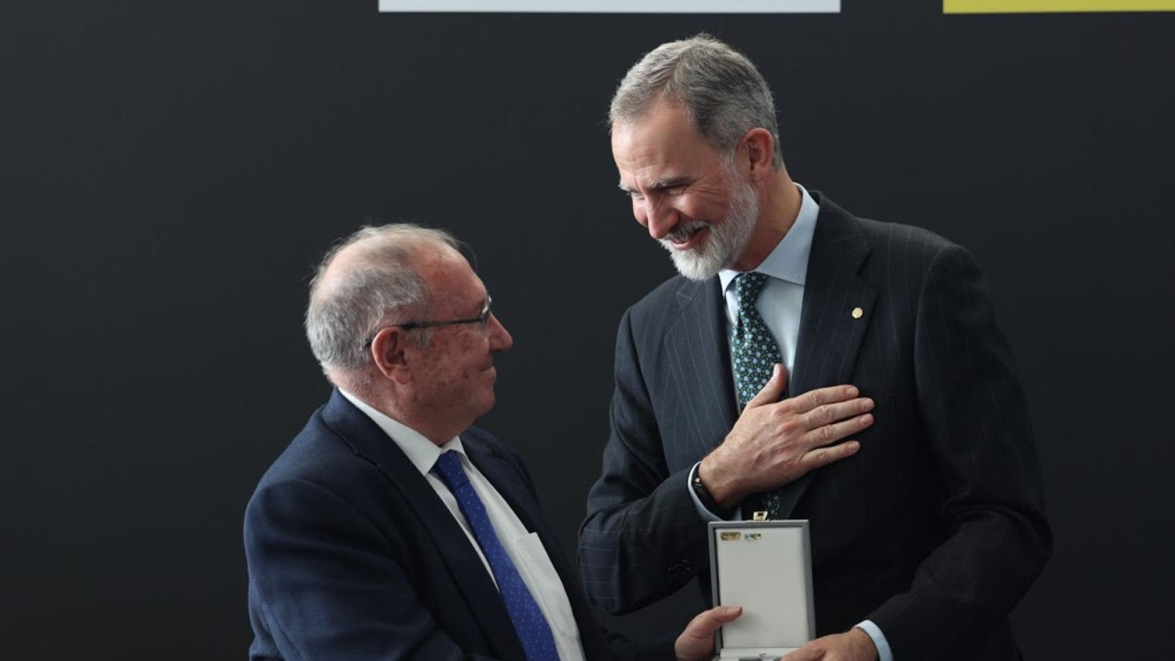 El Rey entrega la Medalla de Oro a José Luis Bonet en la feria Alimentaria