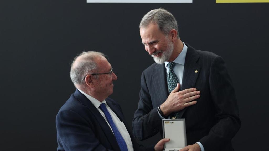 El Rey entrega la Medalla de Oro a José Luis Bonet en la feria Alimentaria
