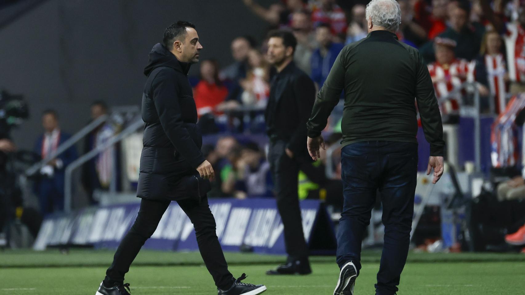 Xavi se retira del Metropolitano después de ser expulsado