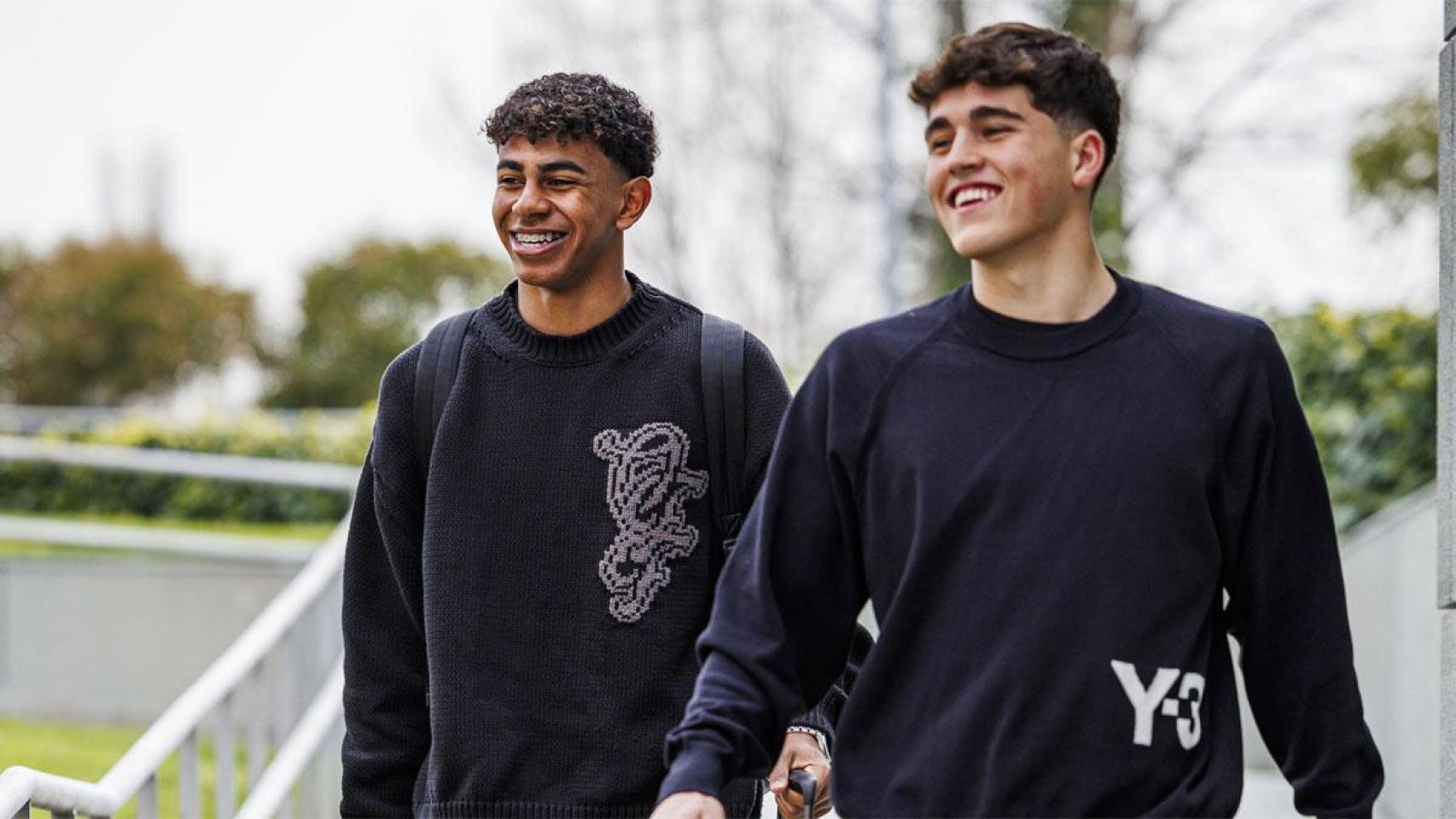 Lamine Yamal y Pau Cubarsí, en la concentración de la selección española