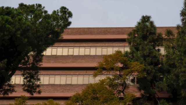 Imagen de archivo - Fachada de la Conselleria de Educación, a 1 de febrero de 2024, en Barcelona, Catalunya