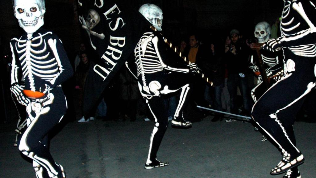 Esqueletos en la Danza de la Muerte