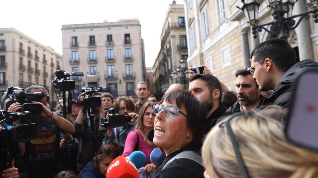 Los funcionarios de prisiones deciden seguir con las protestas tras reunirse con la 'números dos' de Aragonès