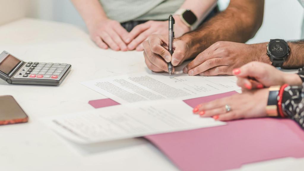 Hacienda establece un nuevo límite para estar exento de hacer la declaración de la Renta con dos pagadores