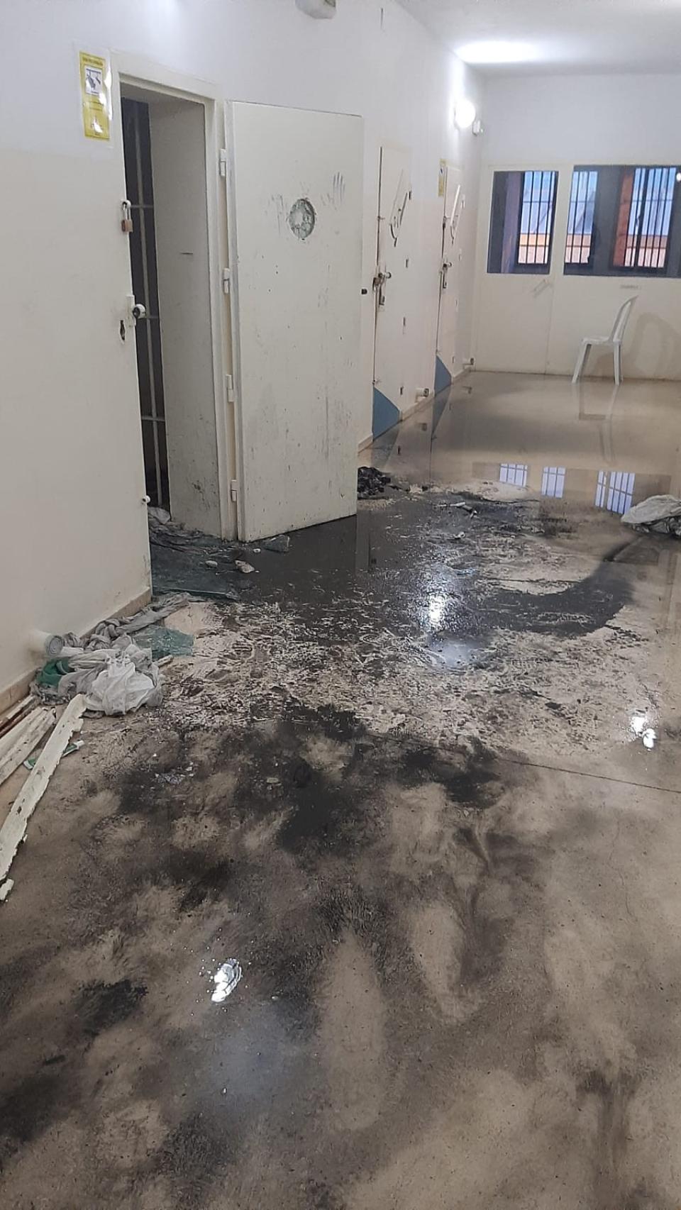 Estado en el que los presos han dejado las celdas de aislamiento de Lledoners